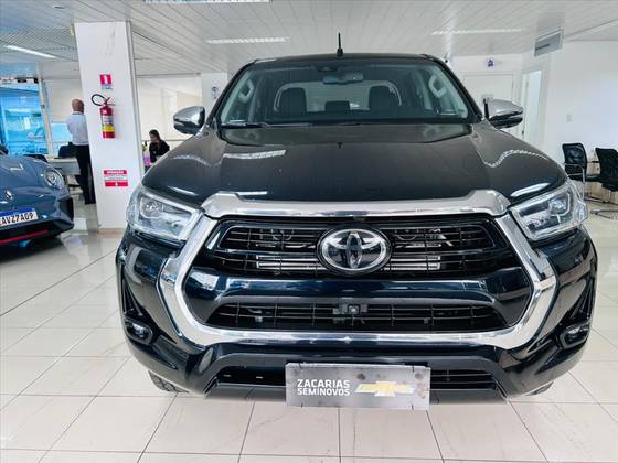 TOYOTA HILUX 2.8 D-4D TURBO DIESEL CD SRX 4X4 AUTOMÁTICO TOYOTA HILUX 2.8 D-4D TURBO DIESEL CD SRX 4X4 AUTOMÁTICO